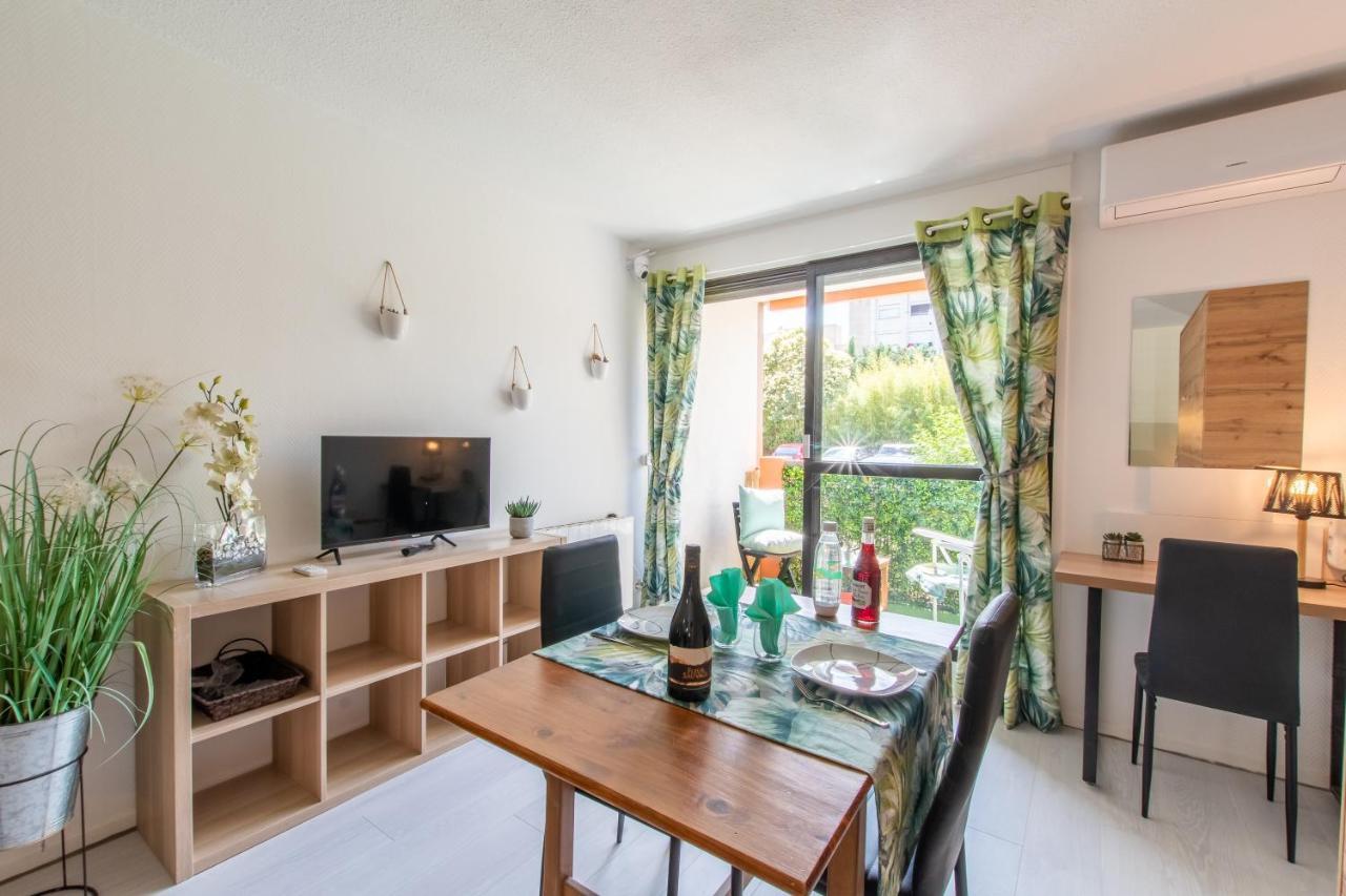 Les Flamants Roses - Studio Avec Balcon Apartment Nimes Luaran gambar